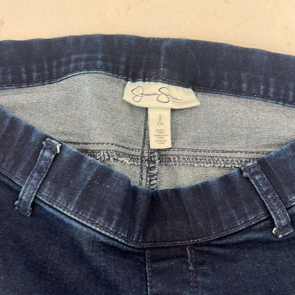 Jessica Simpson Maternity Under Belly and Skinny Blue Jeans - Picture 3 of 5